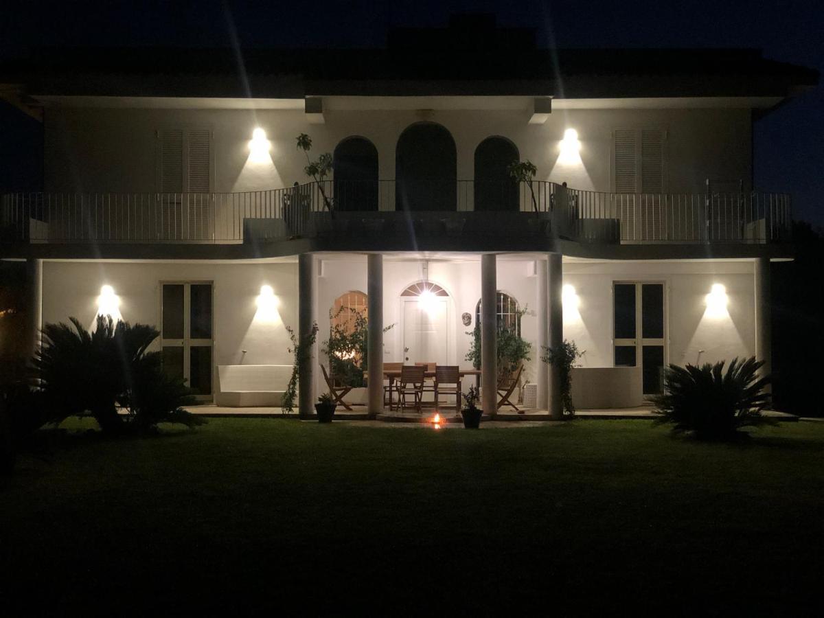 Casa Blanca B&B Latina Exterior foto