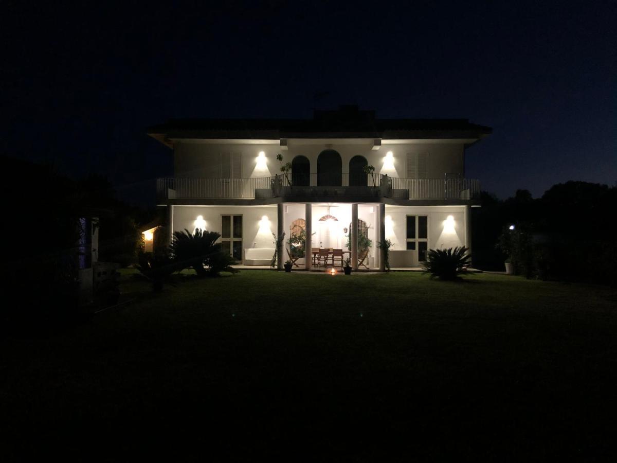 Casa Blanca B&B Latina Exterior foto